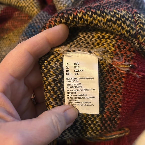 Southwestern Patterned Hooded Poncho - Picture 5 of 6